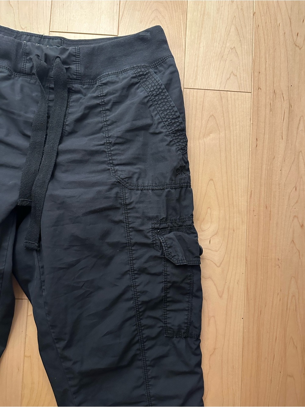 Y2K Vintage Calvin Klein Black Cargo Jogger Capri Pants Gorpcore 100% Cotton - Picture 3 of 10